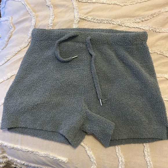 Greenish Knit Shorts - Picture 2 of 3